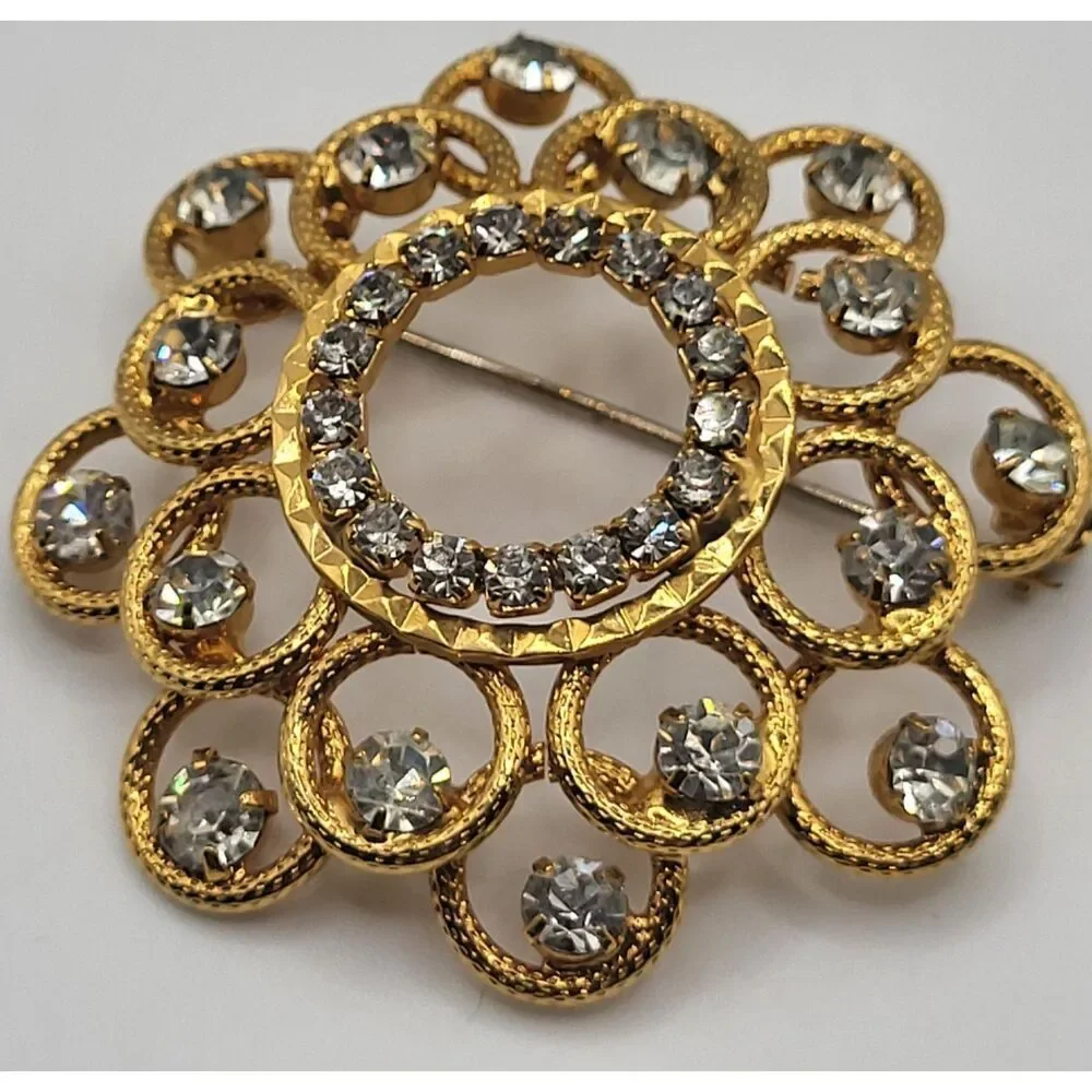 Vintage Gold-Tone Filigree Floral Brooch Clear Rhinestones Mid-Century 50s  2in